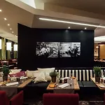 מלון Western Premier Park & 4*