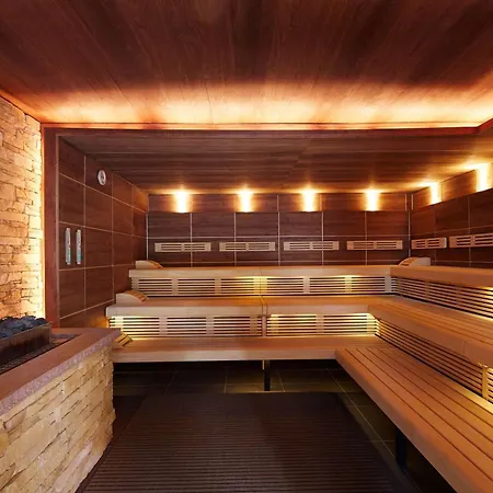 Отель Western Premier Park & 4*