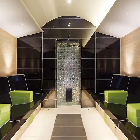 Отель Western Premier Park & 4*