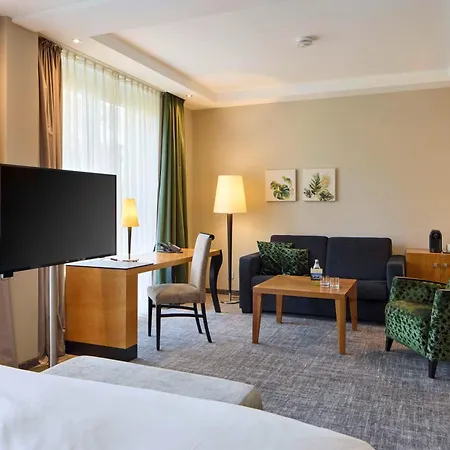 Western Premier Park & 4*