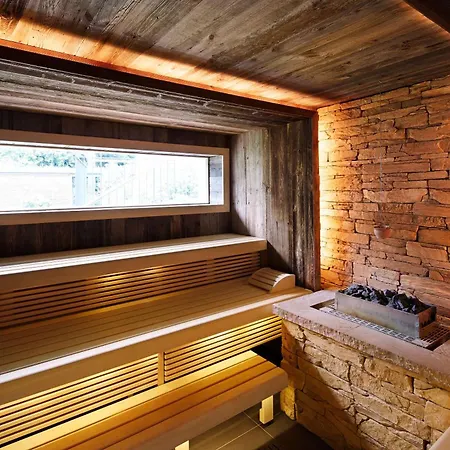 Western Premier Park & Отель