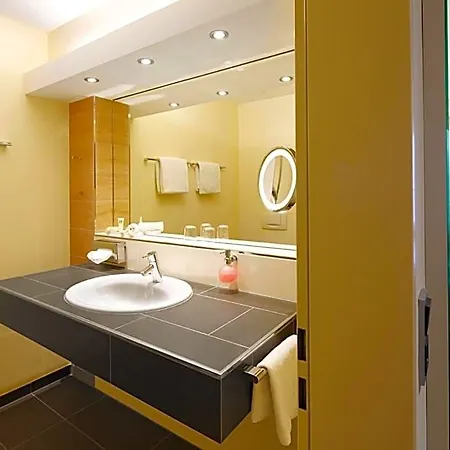Western Premier Park & 4*