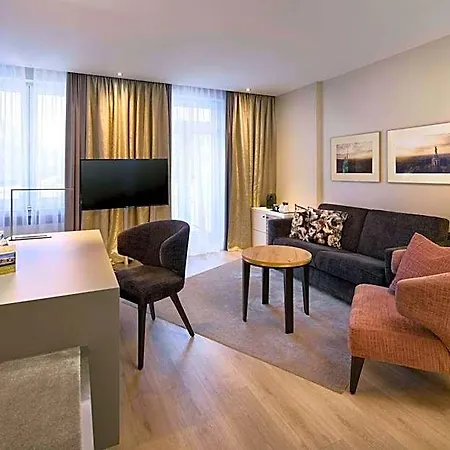 Western Premier Park & 4*