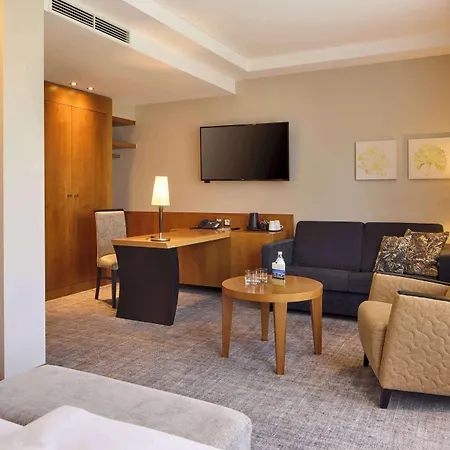 Отель Western Premier Park & 4*