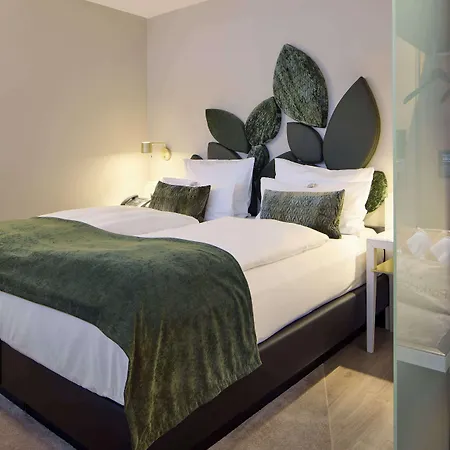 Отель Western Premier Park & 4*
