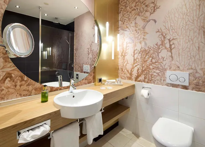 Western Premier Park & Hotel