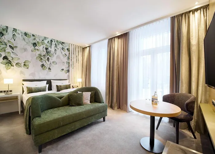 Western Premier Park & 4*